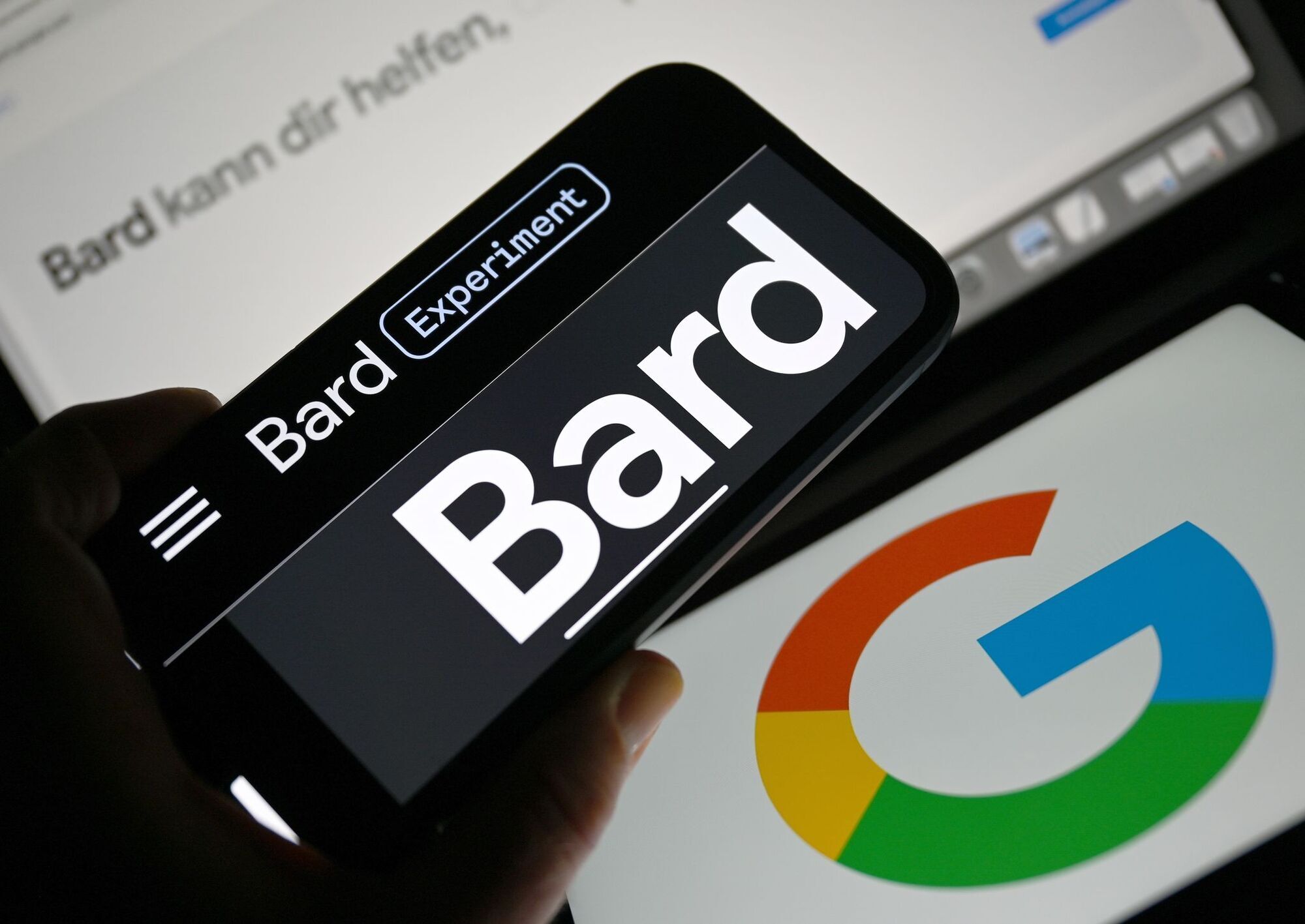 Google Bard kann jetzt sprechen, aber kann es ChatGPT übertönen?
