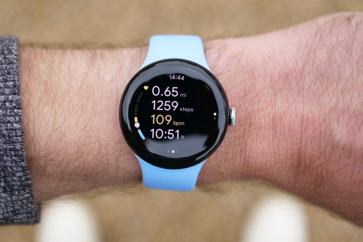 Der Haupttrainingsbildschirm der Google Pixel Watch 2.