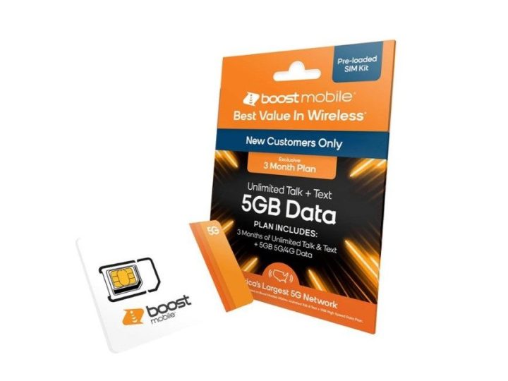 Paket und Karte zeigen den 5 GB 5G-Prepaid-Datentarif von Boost Mobile.