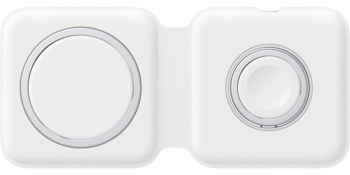 Apple MagSafe Duo Ladegerät auf weißem Hintergrund.