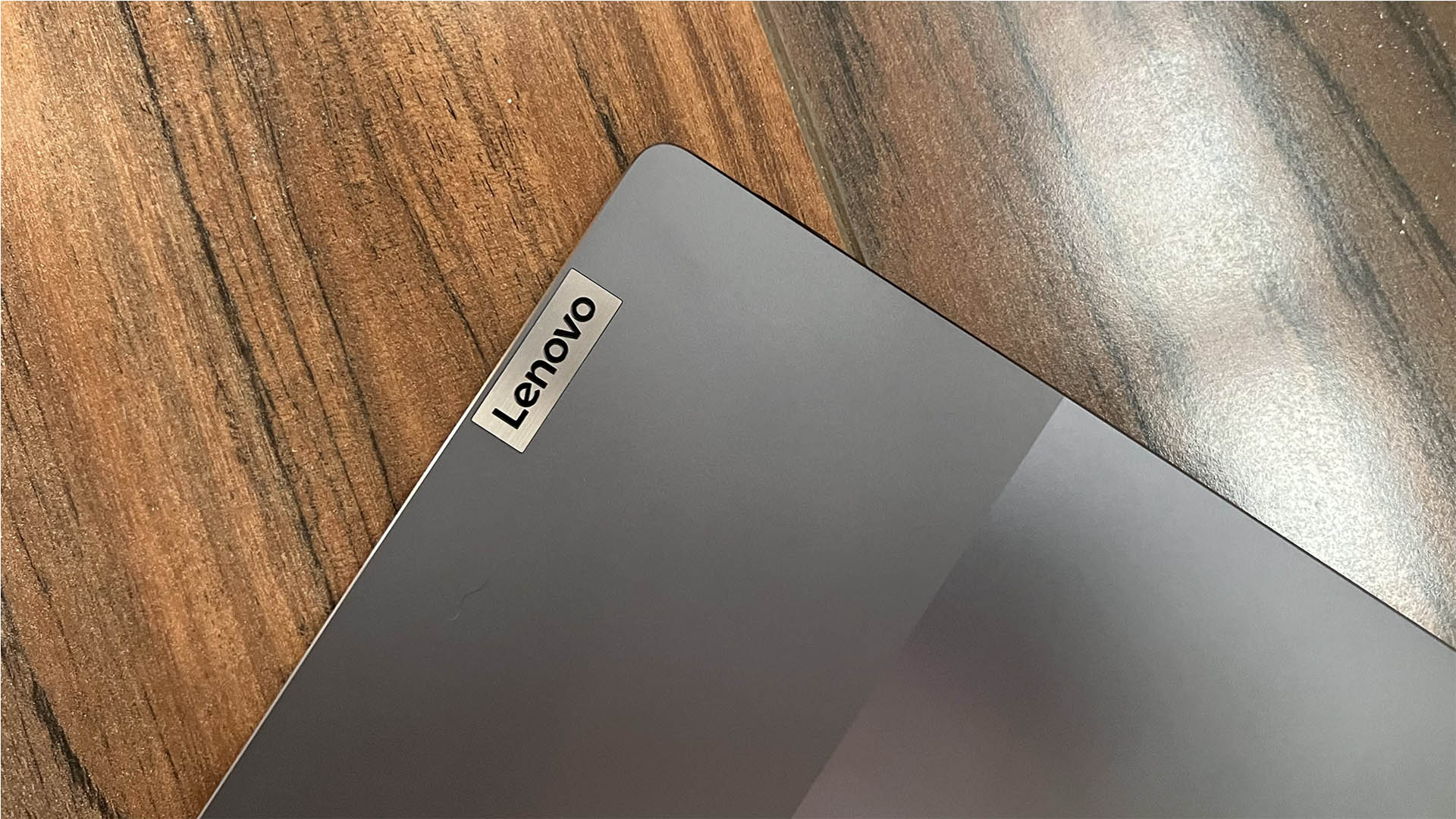 Rückseite des Lenovo Smart Paper