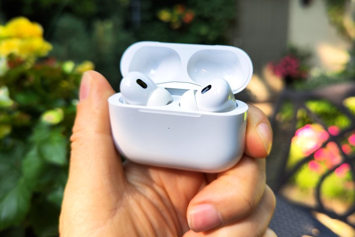 Apple AirPods Pro 2 im Ladecase.