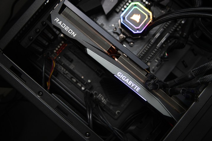 AMD RX 6950 XT in einem PC installiert.