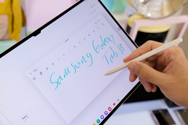 Verwendung des S Pen auf dem Samsung Galaxy Tab S9 Ultra.