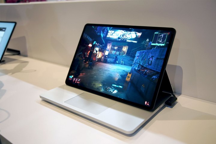 Surface Laptop Studio 2 vs. MacBook Pro M2: Alles über KI