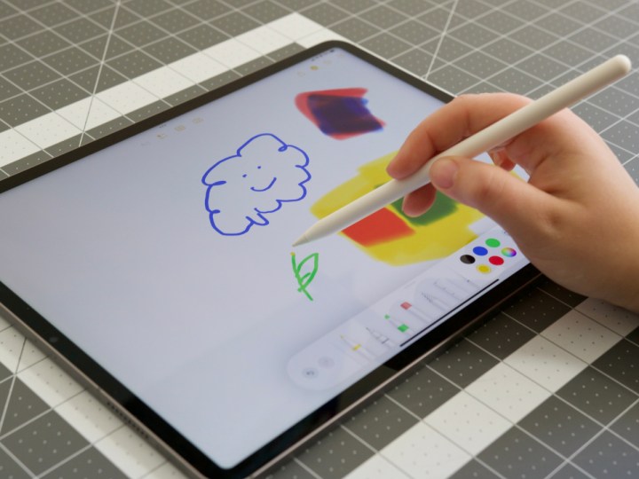 Mit einem Apple Pencil auf einem Apple iPad zeichnen, malen und bearbeiten.