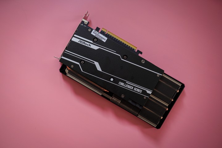 Die Rückseite der Intel Arc A580 GPU.