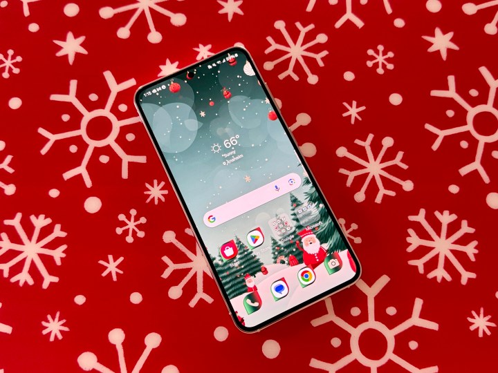 Ein Samsung Galaxy S23 mit einem Weihnachtsthema.