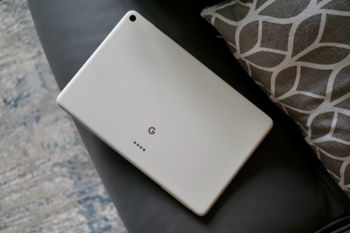 Die Rückseite des Google Pixel Tablets.