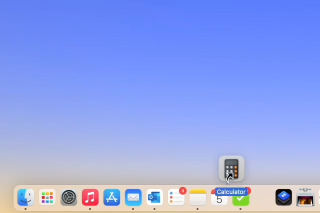 Ziehen Sie eine App in das Mac-Dock.