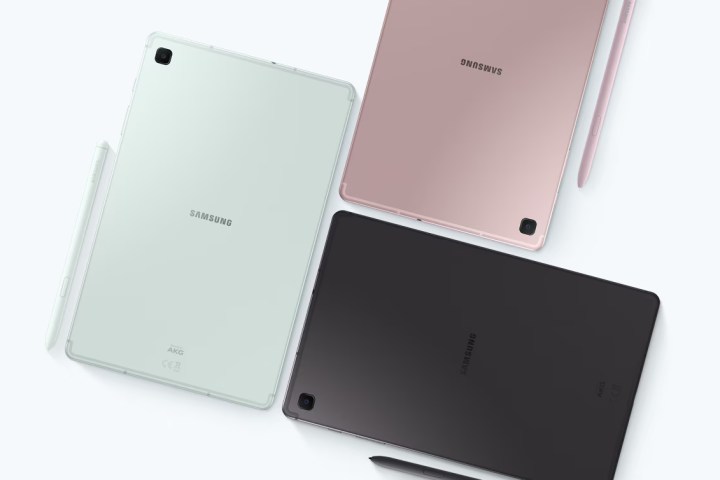 Drei Samsung Galaxy Tab S6 Lite 2024-Tablets nebeneinander, in Mint, Pink und Schwarz.