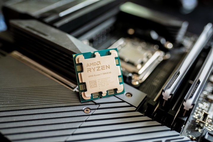 AMD Ryzen 7 7800X3D sitzt auf einem Motherboard.