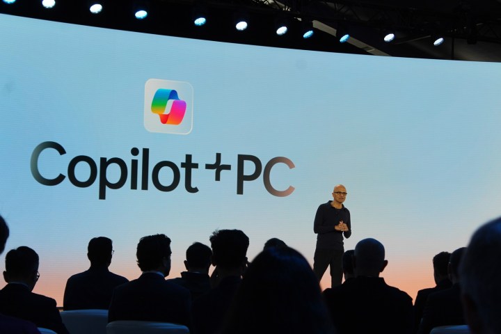 Der CEO von Microsoft stellt Copilot+ vor.