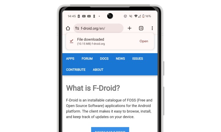 Der Chrome-Browser mit Android 14 zeigt die Bestätigung des Dateidownloads mit der Schaltfläche „Öffnen“ an. 
