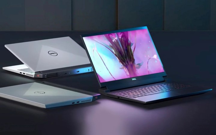 Dell G15-Gaming-Laptop auf einem Tisch.
