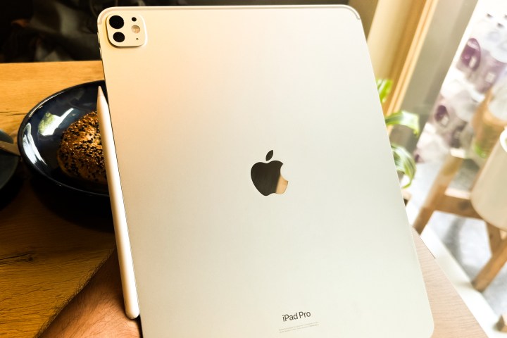 Rückschale des M4 iPad Pro.